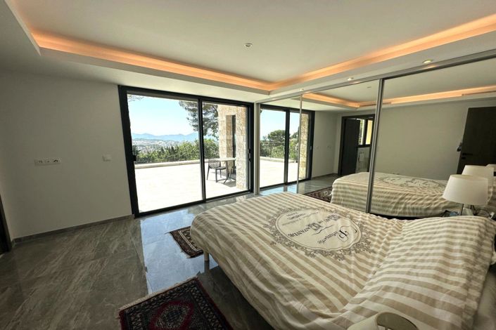 Image No.16-6 Bed House for sale