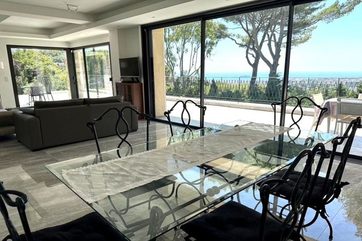 Image No.6-6 Bed House for sale