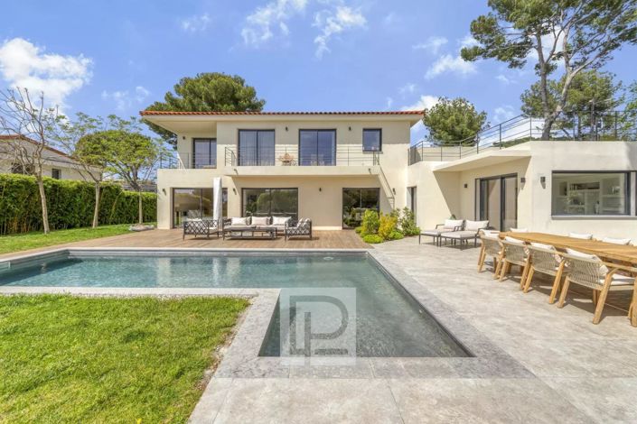 Image No.16-4 Bed House for sale