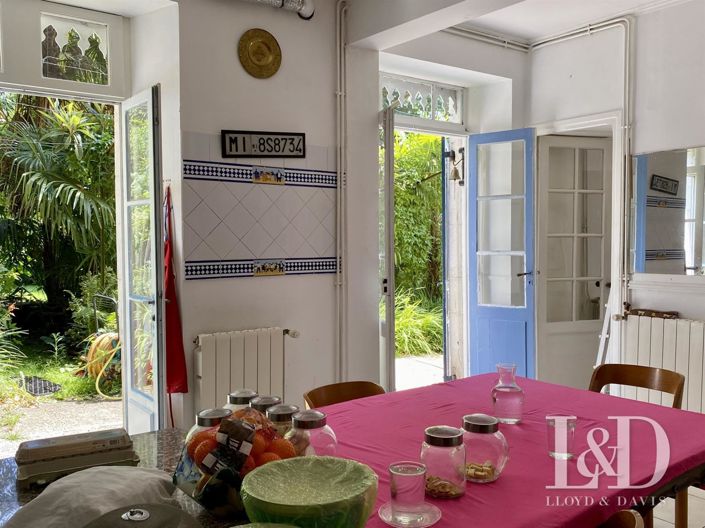 Image No.15-10 Bed House for sale