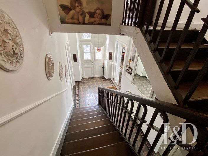 Image No.18-10 Bed House for sale