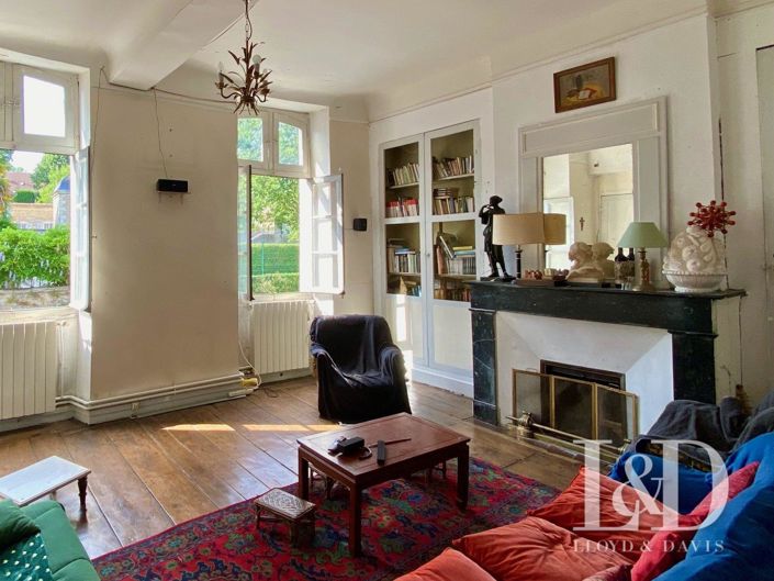 Image No.19-10 Bed House for sale