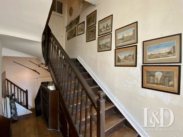 Image No.22-10 Bed House for sale