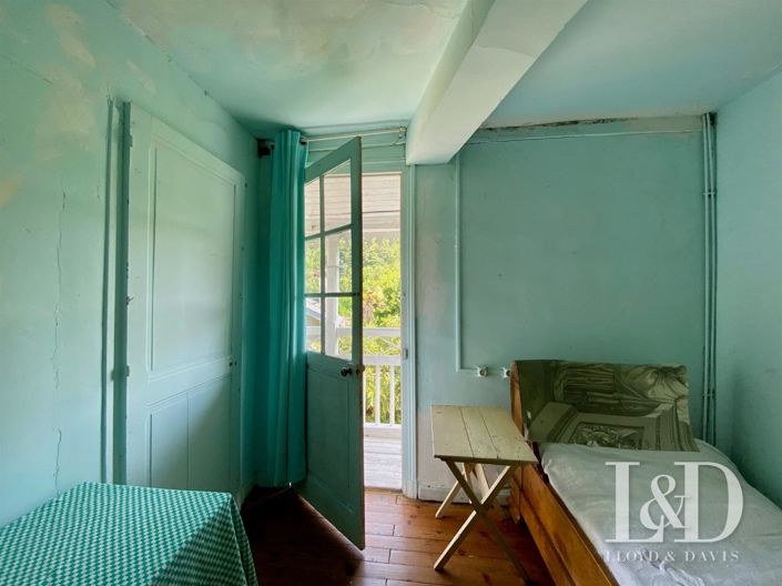 Image No.23-10 Bed House for sale