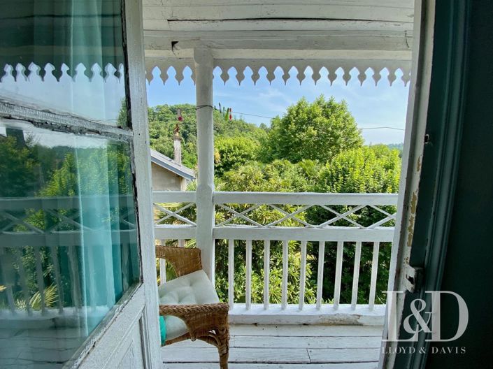 Image No.24-10 Bed House for sale