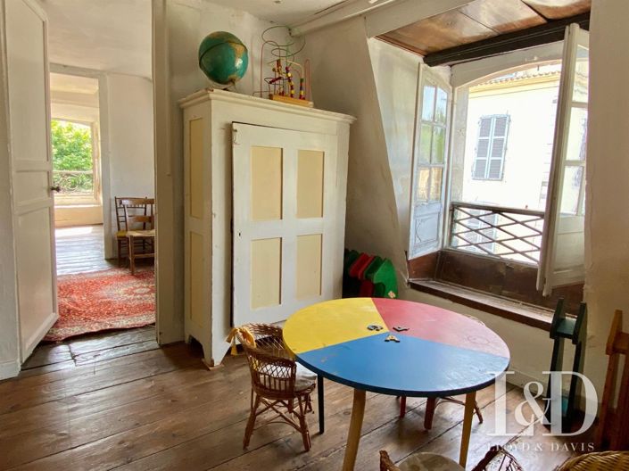 Image No.29-10 Bed House for sale