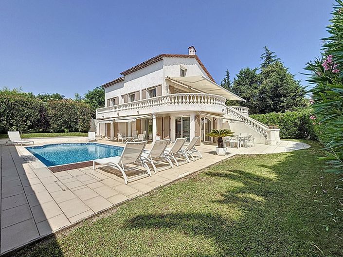 Image No.1-8 Bed House for sale