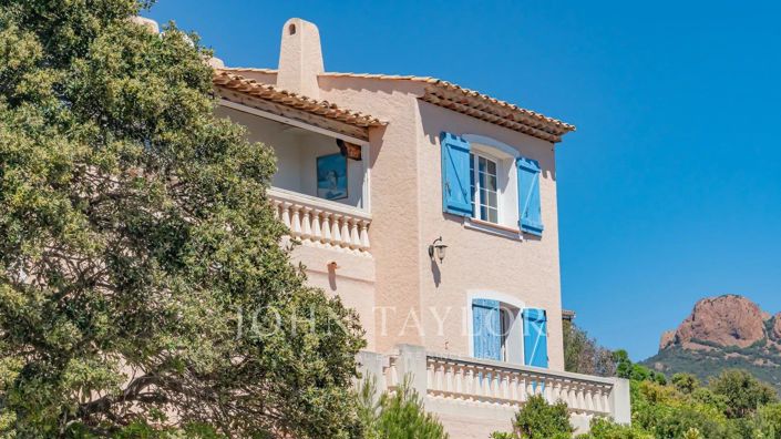 Image No.2-5 Bed House for sale