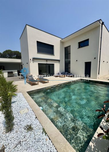Image No.1-4 Bed House for sale