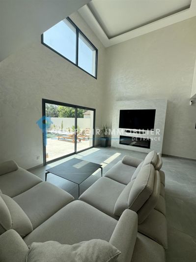 Image No.10-4 Bed House for sale