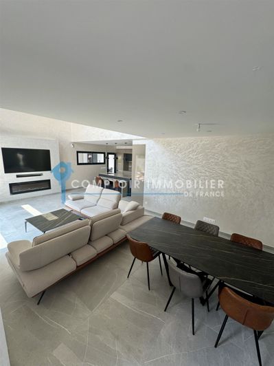 Image No.16-4 Bed House for sale