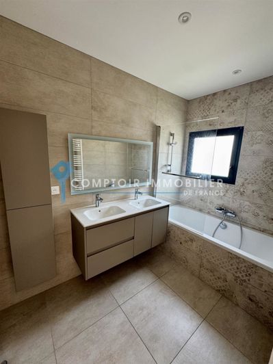 Image No.17-4 Bed House for sale