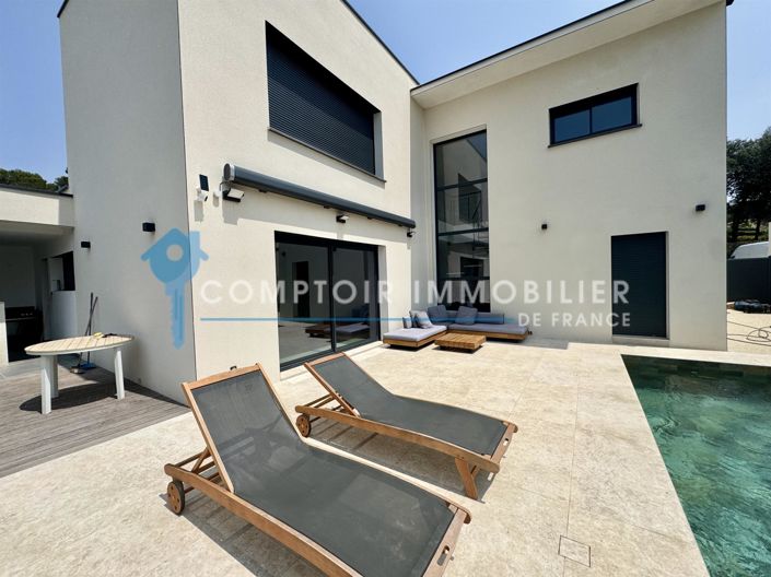 Image No.2-4 Bed House for sale