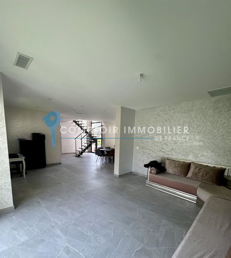 Image No.20-4 Bed House for sale