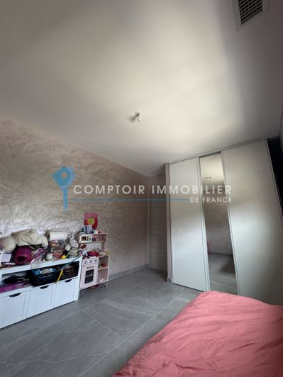 Image No.24-4 Bed House for sale