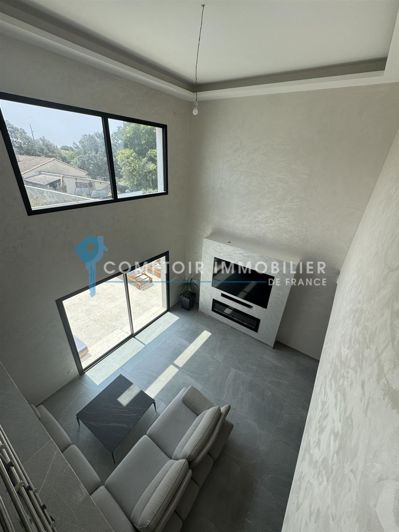 Image No.8-4 Bed House for sale