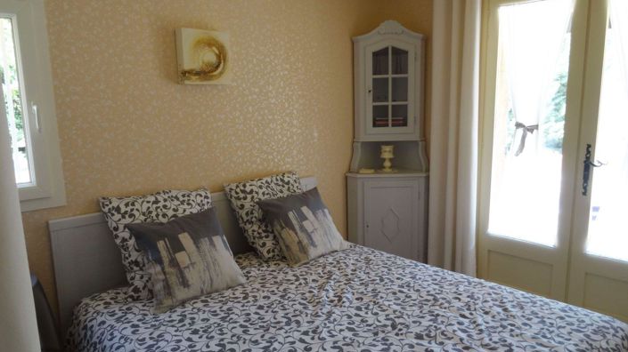 Image No.17-6 Bed House for sale