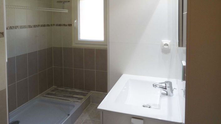 Image No.18-6 Bed House for sale