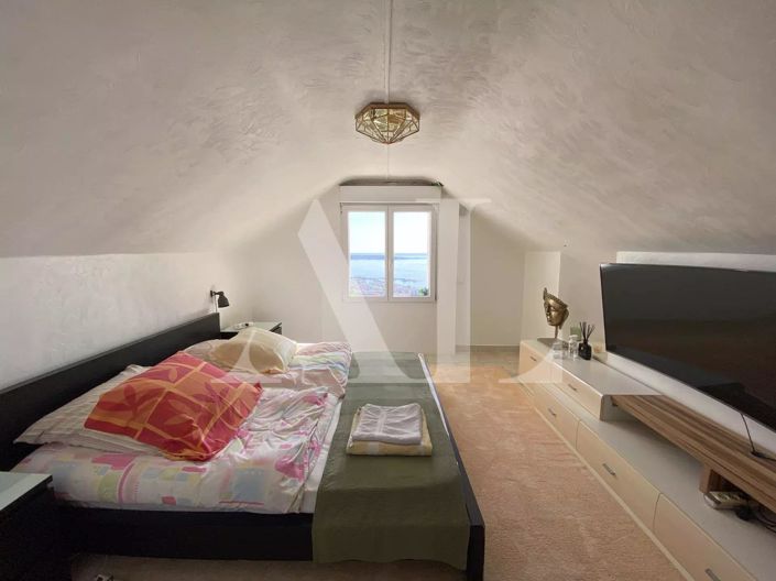 Image No.7-5 Bed House for sale