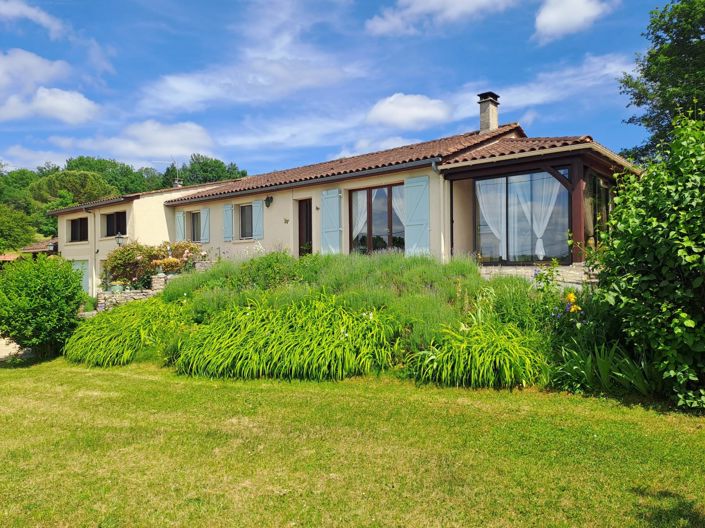 Image No.1-4 Bed House for sale