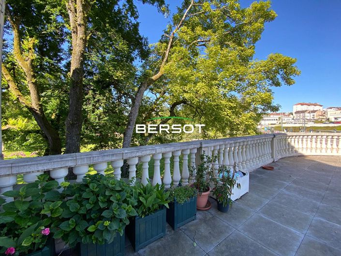 Image No.2-Propriété de 4 chambres à vendre à Besançon