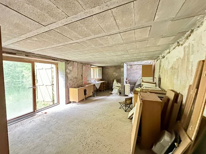 Image No.9-5 Bed House for sale