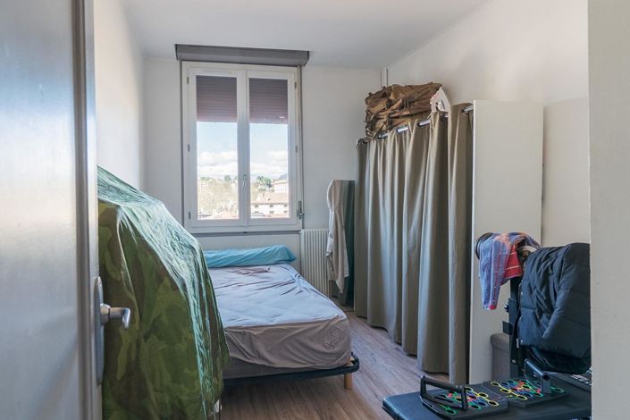 Image No.12-2 Bed Apartment for sale