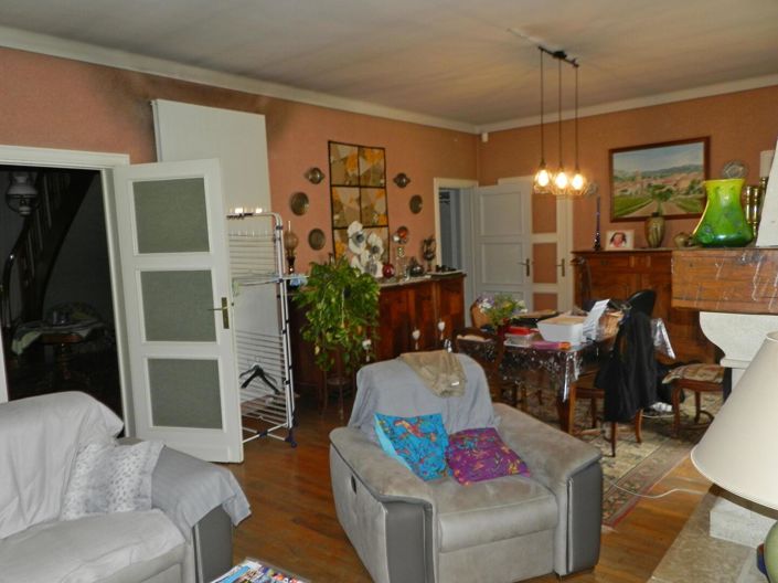 Image No.8-5 Bed House for sale