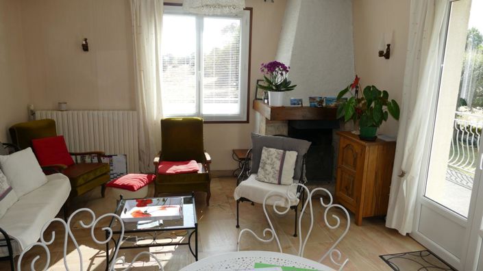 Image No.6-6 Bed House for sale