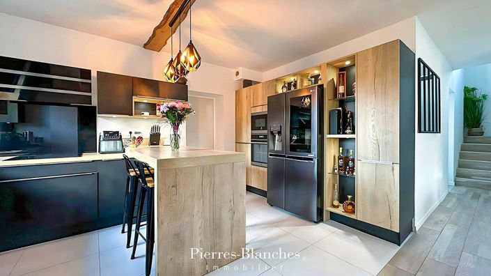 Image No.3-4 Bed House for sale