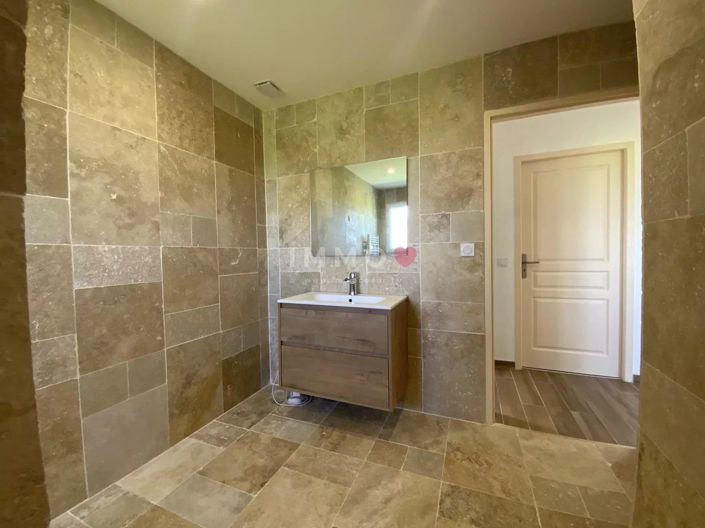 Image No.10-3 Bed House for sale