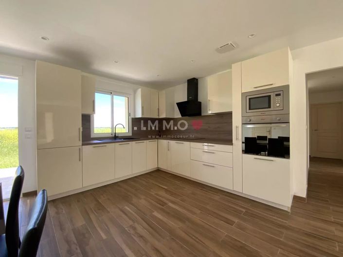 Image No.2-3 Bed House for sale