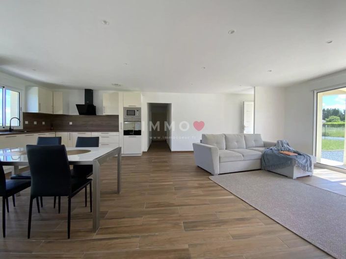 Image No.6-3 Bed House for sale