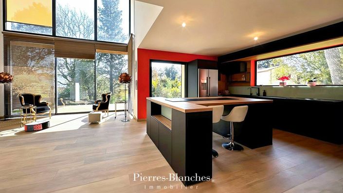 Image No.4-4 Bed House for sale