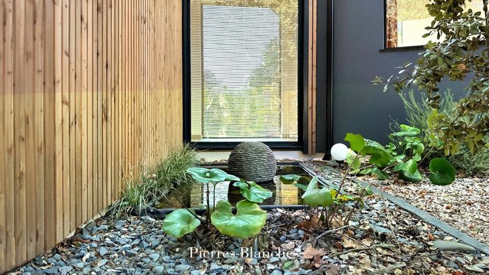 Image No.8-4 Bed House for sale