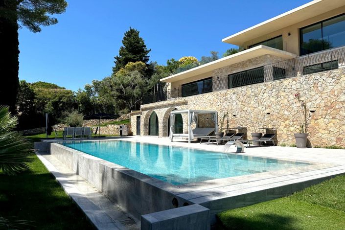 Image No.1-6 Bed House for sale
