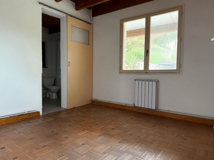 Image No.10-6 Bed House for sale