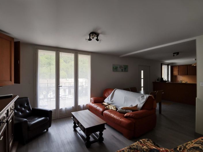 Image No.6-6 Bed House for sale