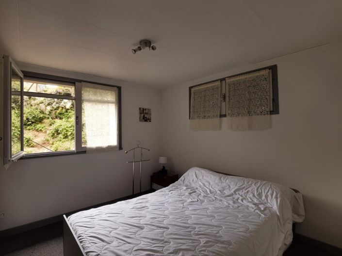 Image No.7-6 Bed House for sale