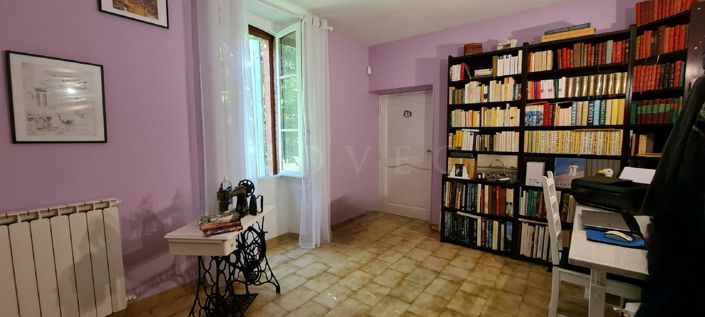 Image No.6-2 Bed House for sale