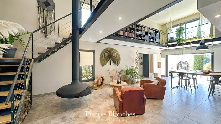 Image No.3-5 Bed House for sale