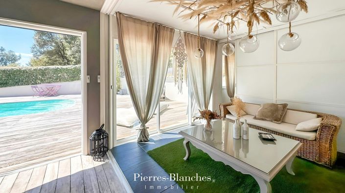 Image No.9-5 Bed House for sale