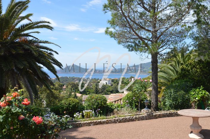 Image No.1-4 Bed House for sale