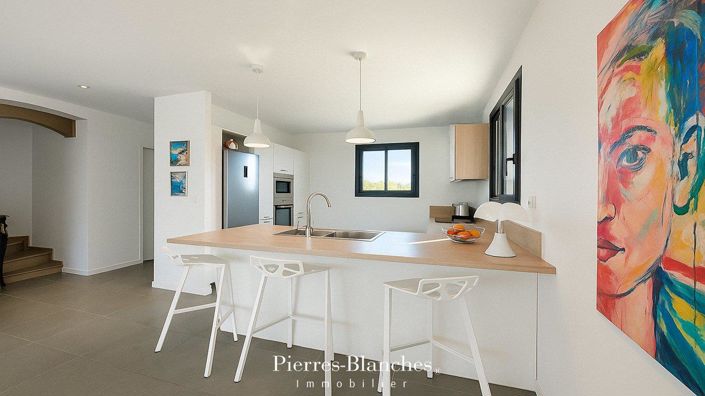 Image No.6-4 Bed House for sale