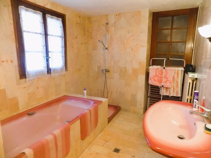 Image No.10-5 Bed House for sale