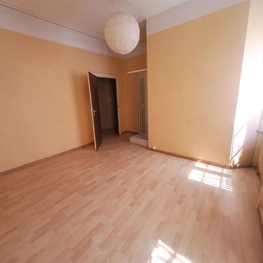 Image No.6-5 Bed House for sale