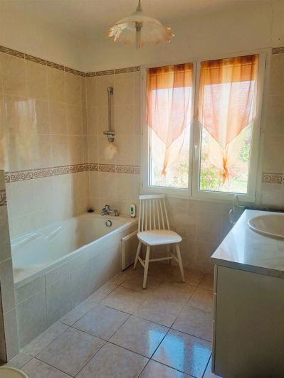 Image No.10-3 Bed House for sale