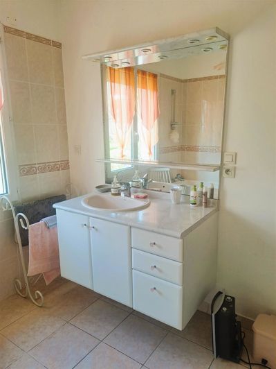 Image No.11-3 Bed House for sale