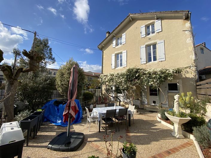 Image No.1-4 Bed House for sale
