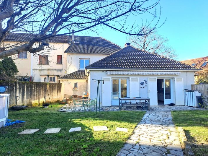 Image No.1-4 Bed House for sale